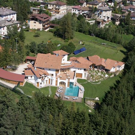 Castelir Suite Hotel Panchia Exterior photo